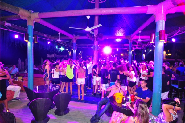 Saturday Night At Edde Sands